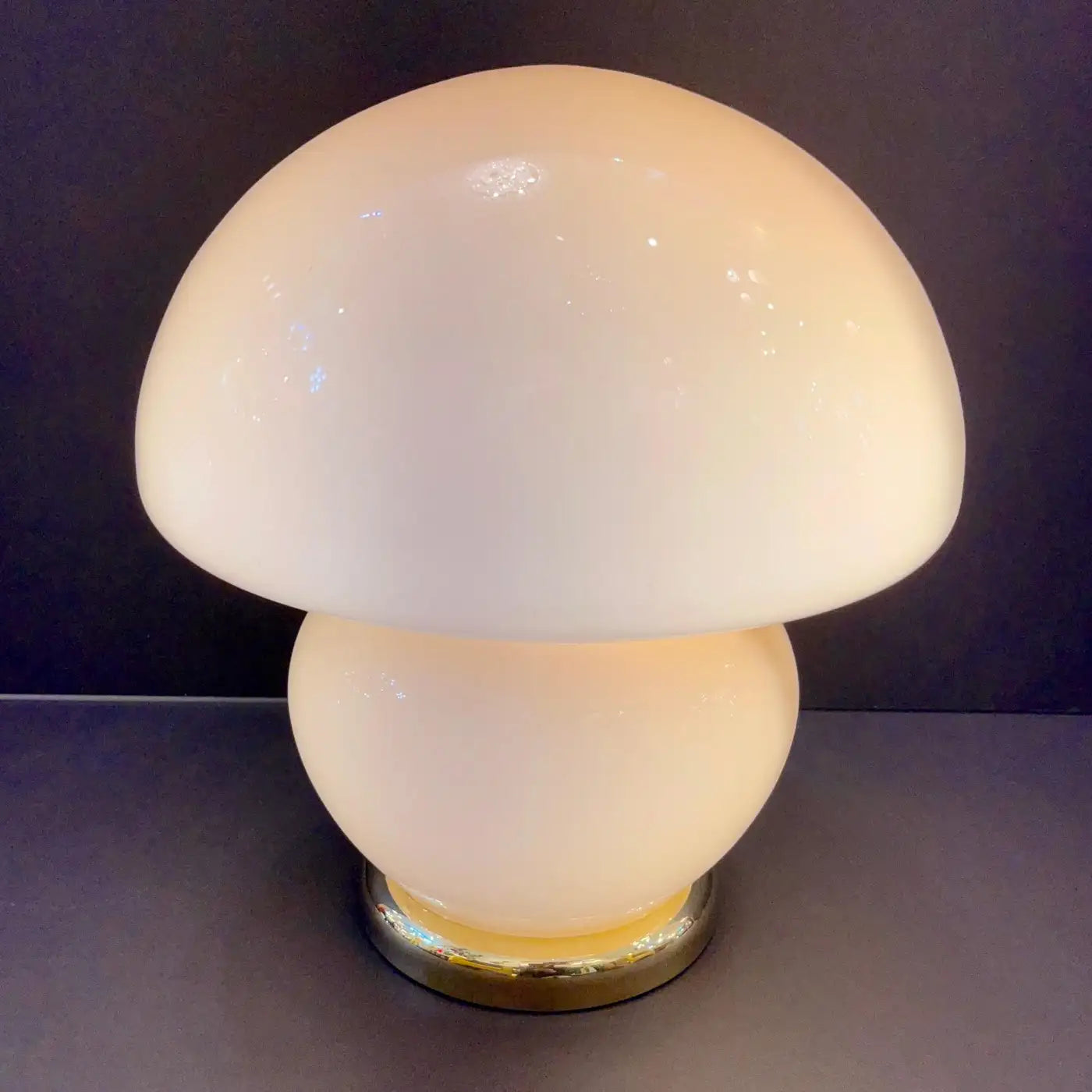 1970s Vintage Italian Pair of Blush Pink Murano Glass and Brass Mushroom Lamps