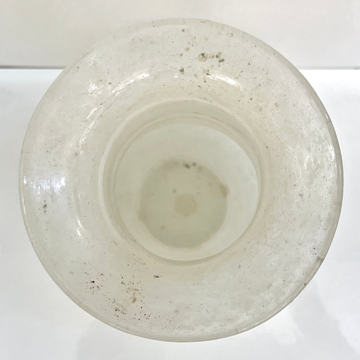 Cenedese 1950s Mid-Century Modern Italian White Scavo Murano Glass Round Vase