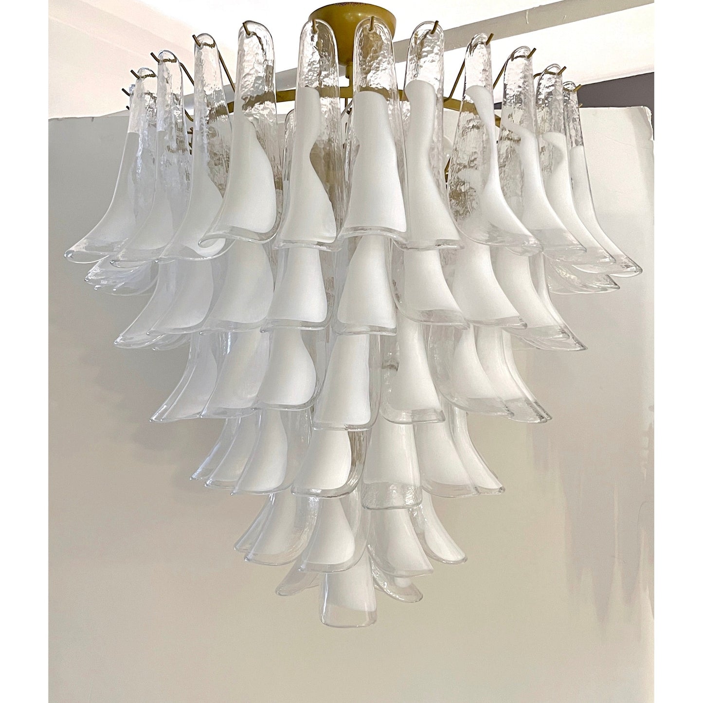Italian Modern White and Crystal Clear Saddle Leaf Murano Glass Gold Chandelier