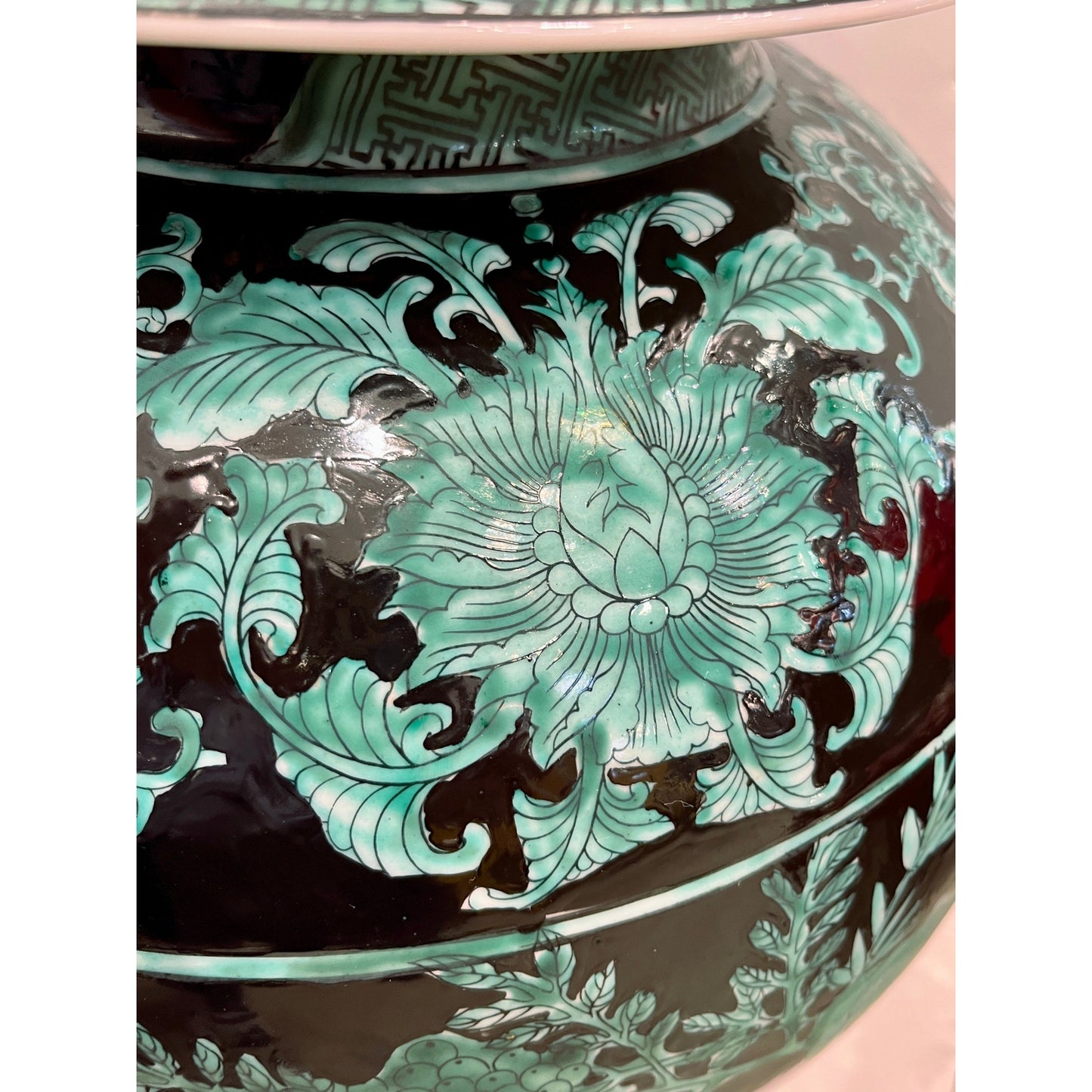 Mid-20th Century Chinese Export Black Green Tall Baluster Ginger Jar with Cover