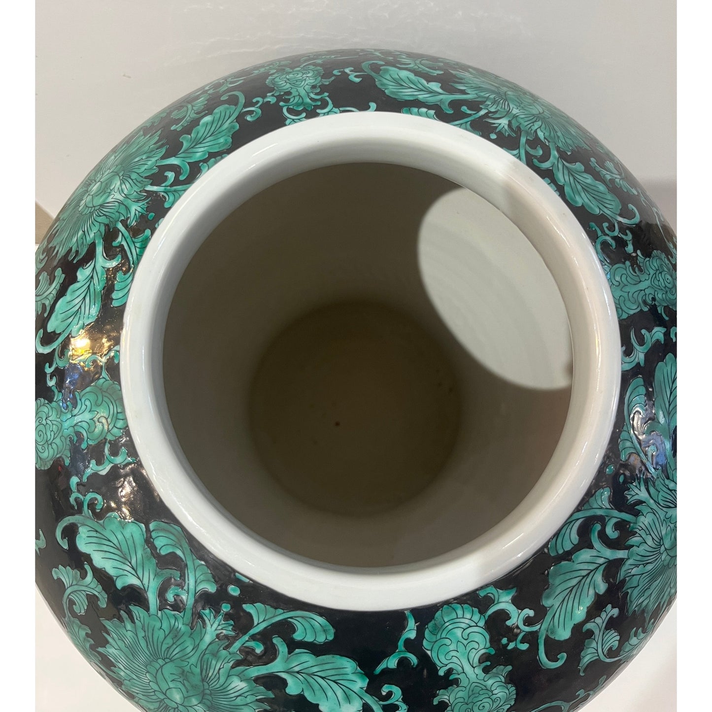 Mid-20th Century Chinese Export Black Green Tall Baluster Ginger Jar with Cover
