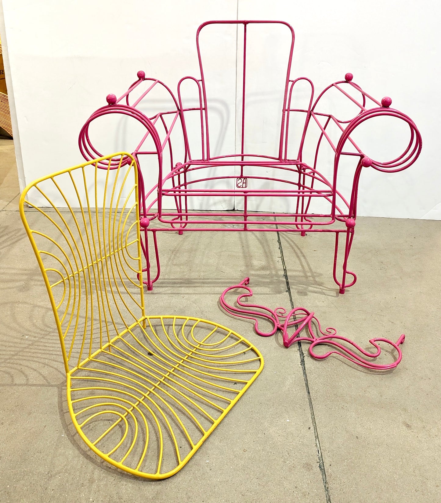 1990s Spazzapan Italian Pop Art Pair of Pink Yellow Metal Armchairs Sculptures
