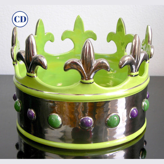 Contemporary Italian Apple Jade Green Majolica Crown Bowl with Platinum Accents