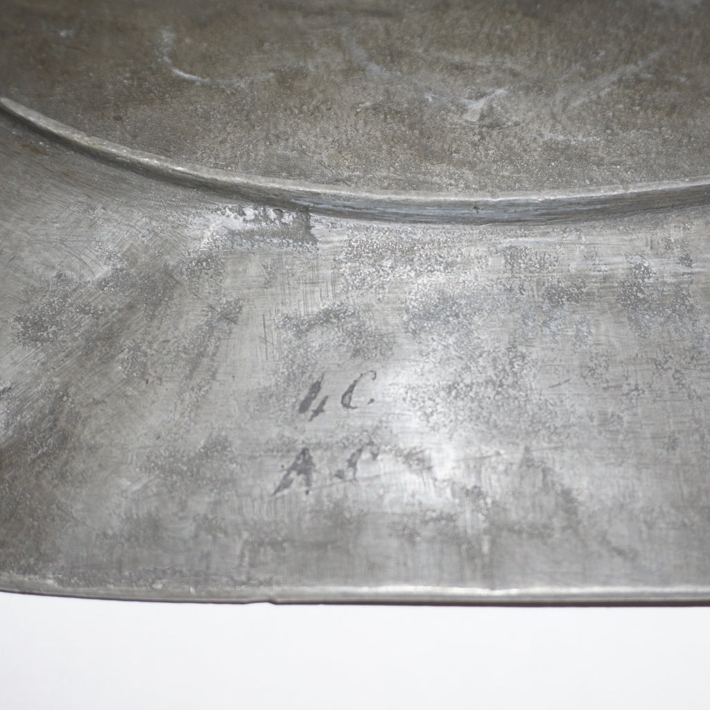 1900s French Art Nouveau Sculpted Pewter Dish with Fishing Putti in Relief