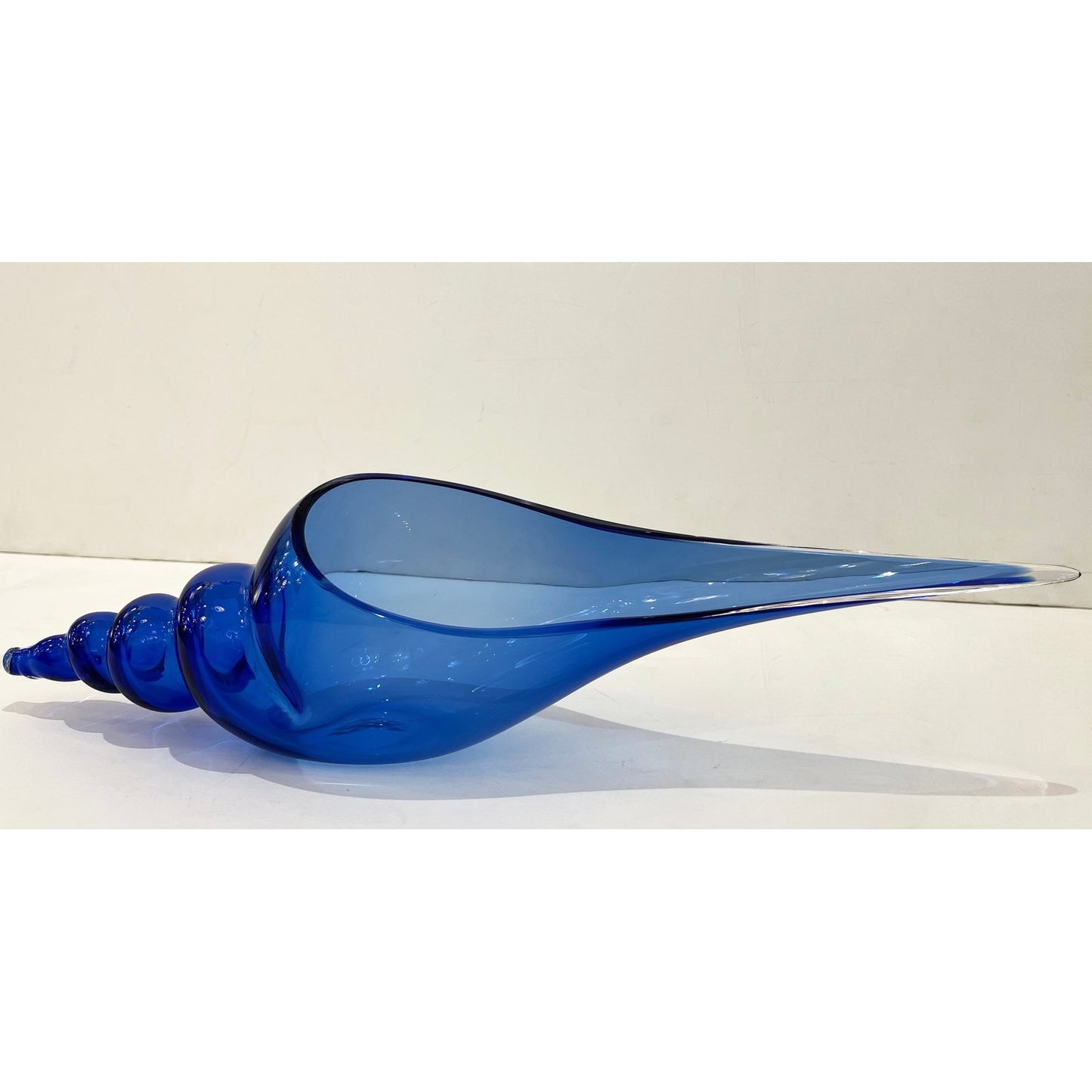 1980 Romano Donà Italian Modern Cobalt Blue Murano Art Glass Spire Shell Bowl