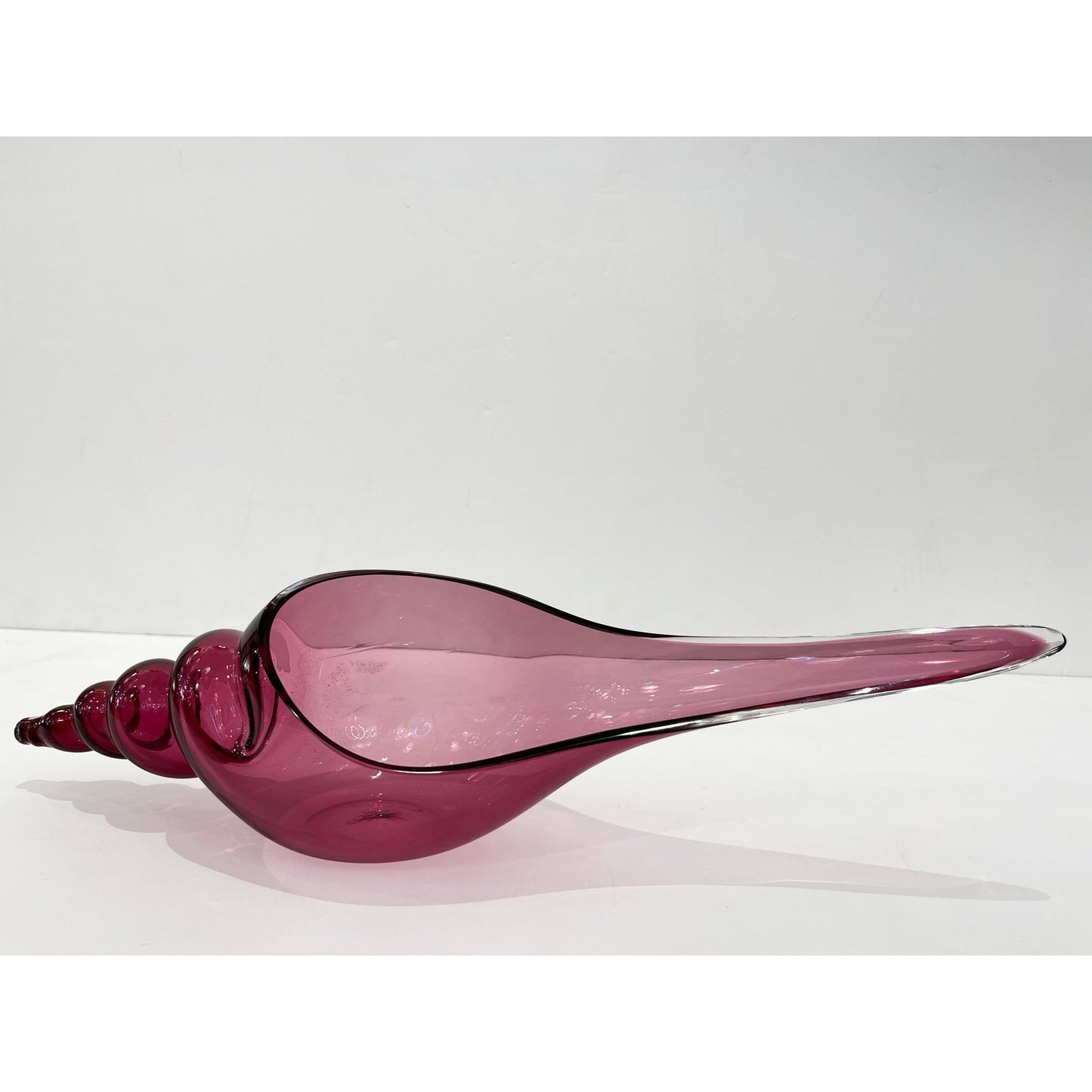 1980 Romano Donà Italian Modern Fuchsia Coral Murano Art Glass Spire Shell Bowl