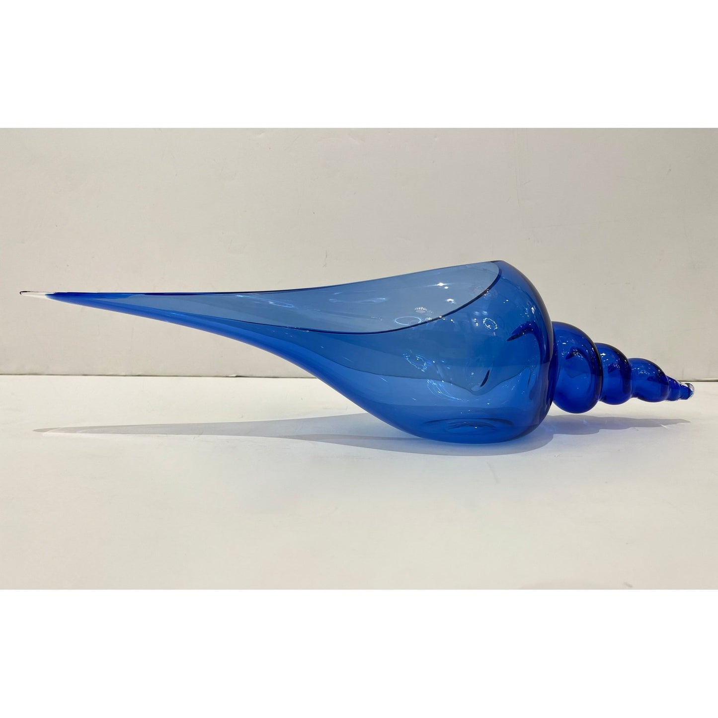 1980 Romano Donà Italian Modern Cobalt Blue Murano Art Glass Spire Shell Bowl