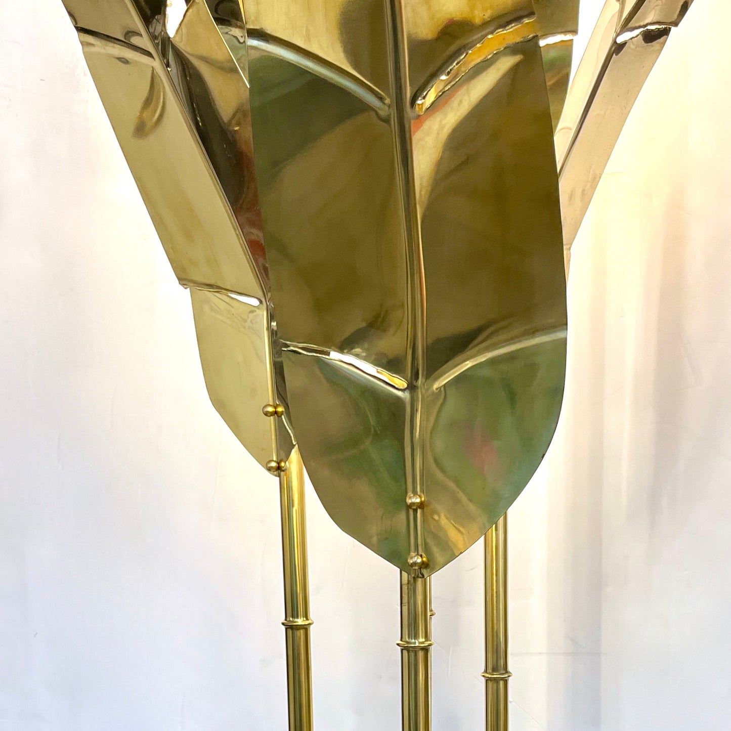 Contemporary Italian Art Deco Design Palm Tree Pair of 7-Leaf Brass Floor Lamps