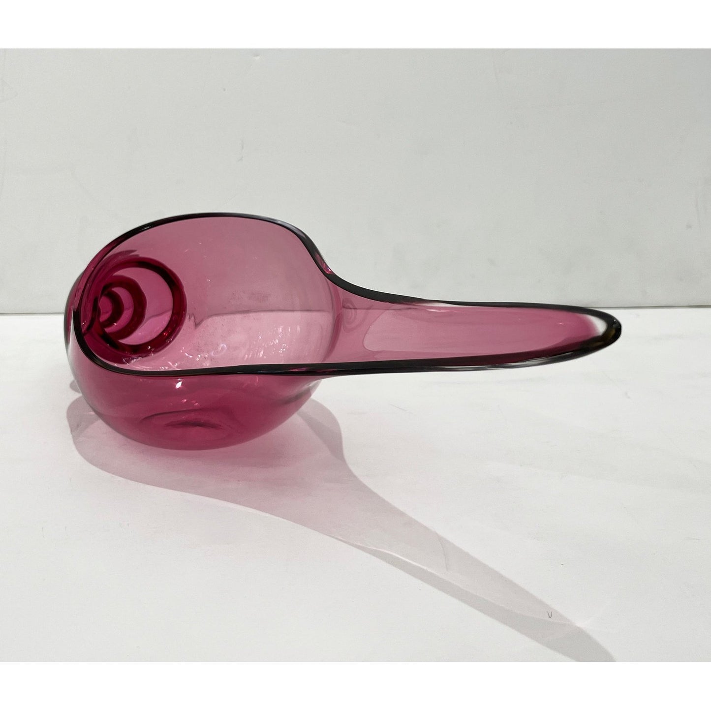 1980 Romano Donà Italian Modern Fuchsia Coral Murano Art Glass Spire Shell Bowl