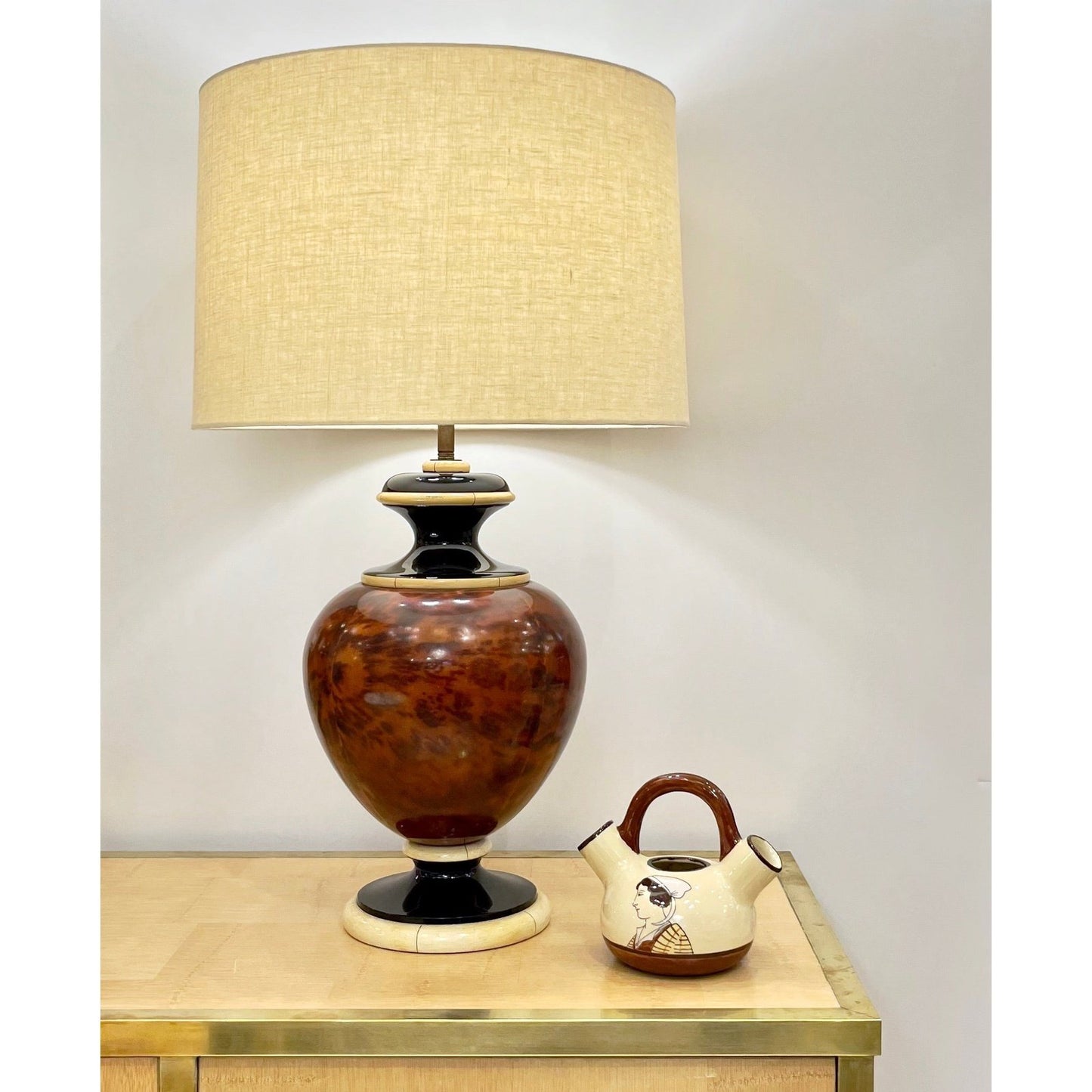 1960s Italian Vintage Pair of Veneered Walnut Black Cream Lacquer Table Lamps