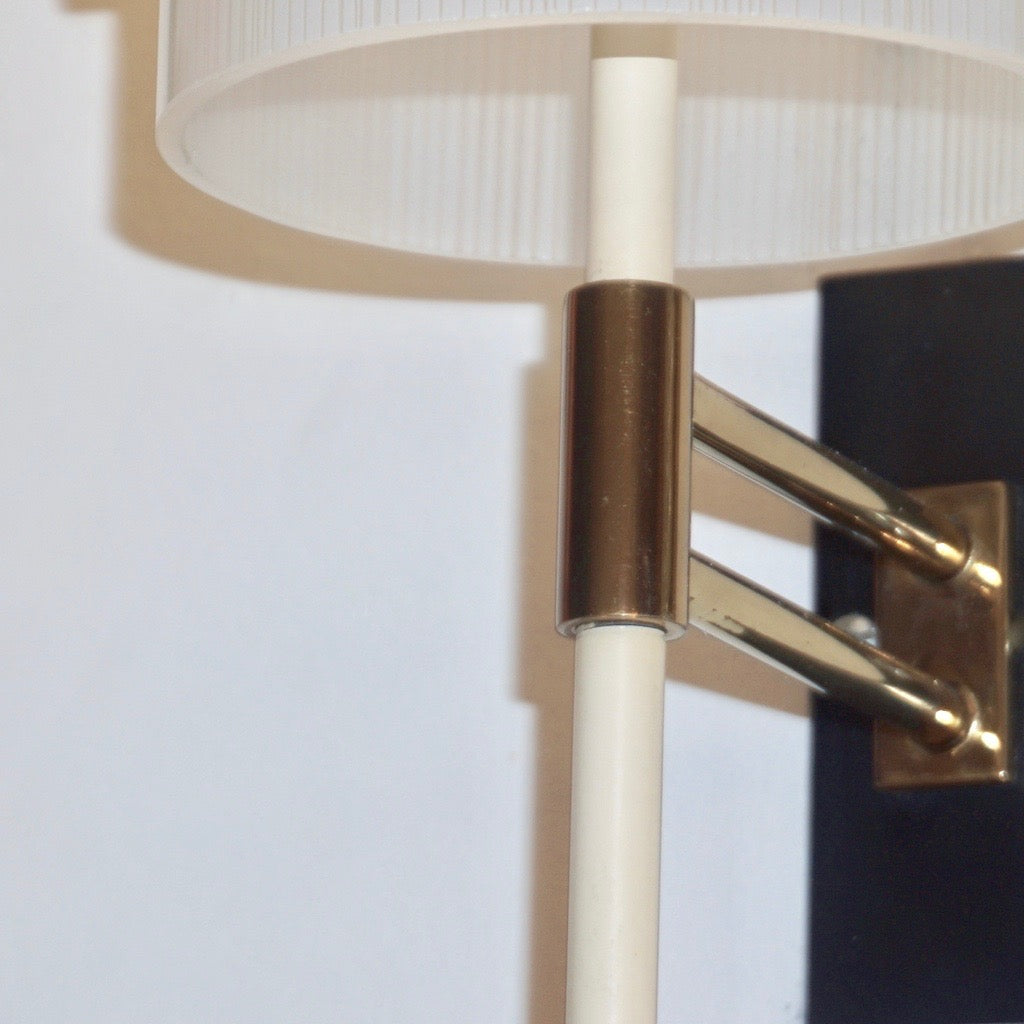 Casey Fantin 1950s Italian Modernist White Striped Frosted Glass Wall Light