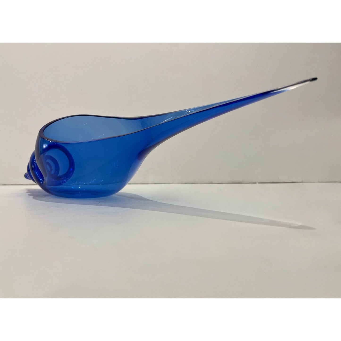 1980 Romano Donà Italian Modern Cobalt Blue Murano Art Glass Spire Shell Bowl