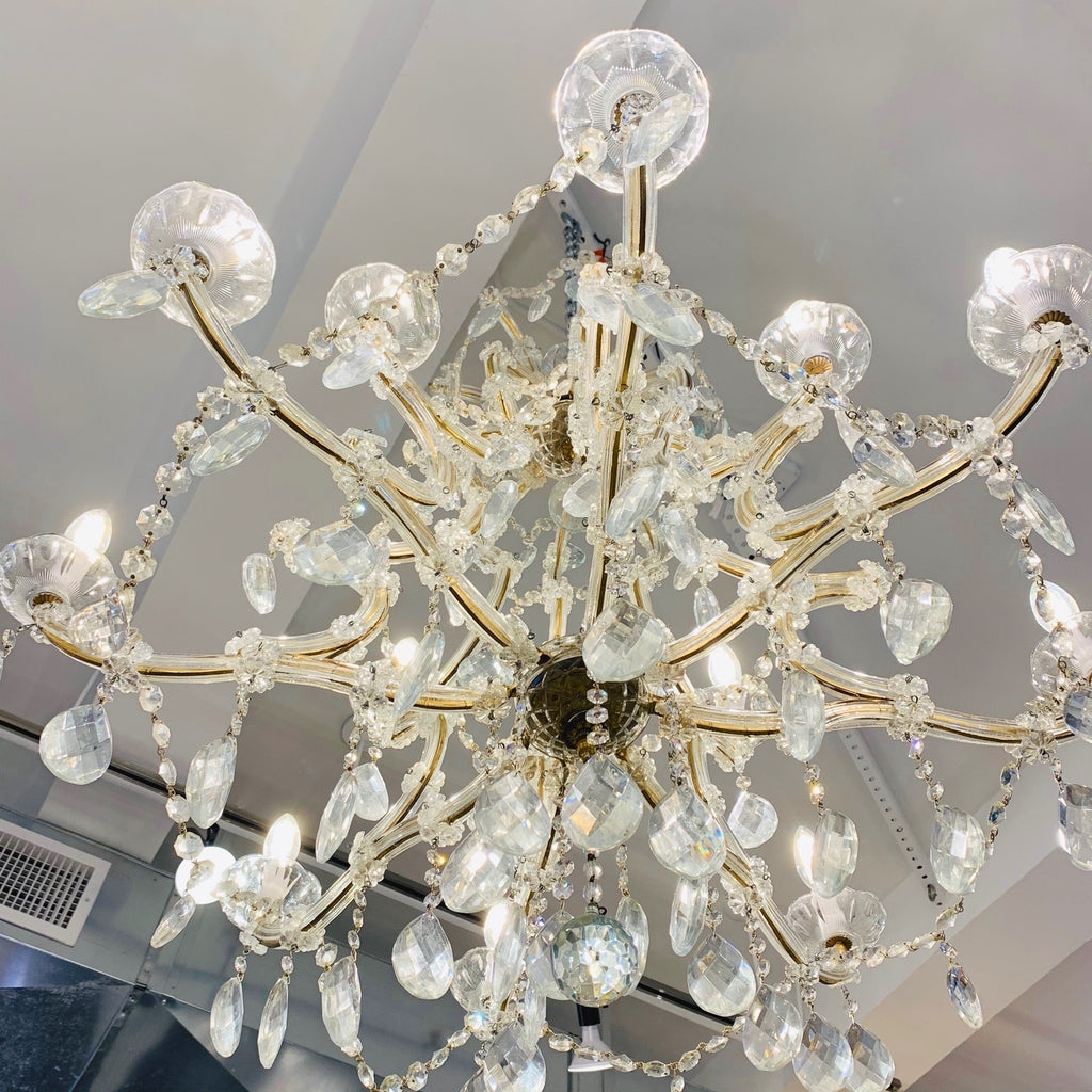 1940s Italian Antique Regency Revival Crystal 12-Light Gilded Chandelier