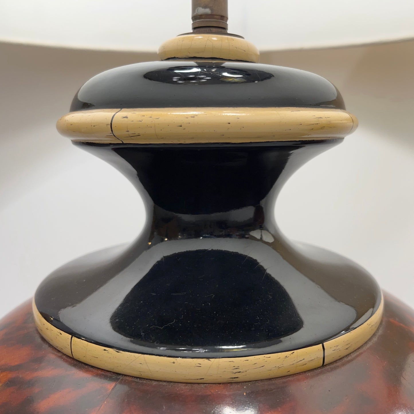 1960s Italian Vintage Pair of Veneered Walnut Black Cream Lacquer Table Lamps