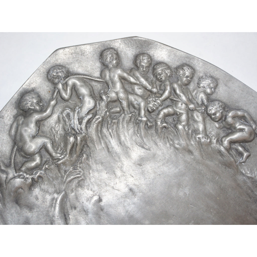 1900s French Art Nouveau Sculpted Pewter Dish with Fishing Putti in Relief