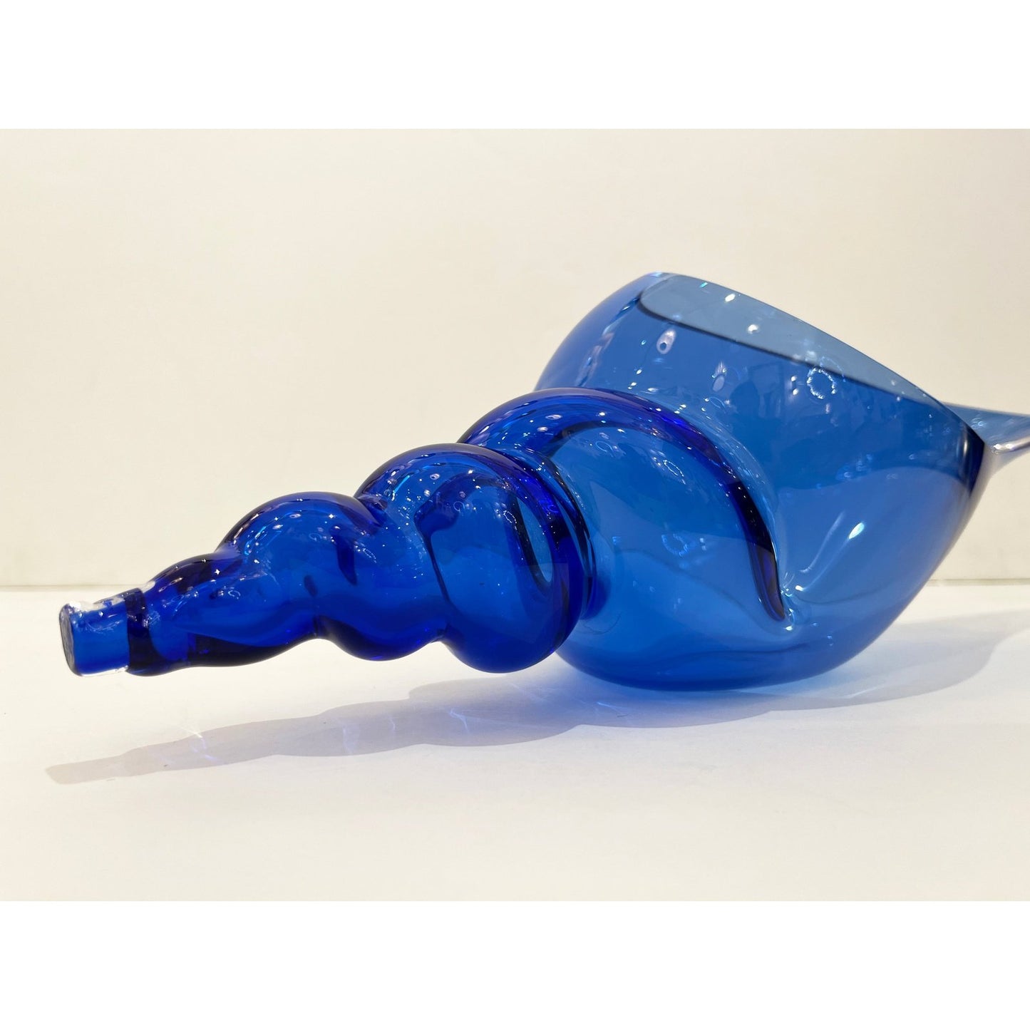 1980 Romano Donà Italian Modern Cobalt Blue Murano Art Glass Spire Shell Bowl