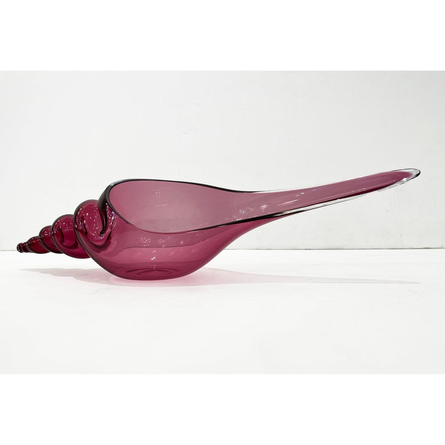 1980 Romano Donà Italian Modern Fuchsia Coral Murano Art Glass Spire Shell Bowl