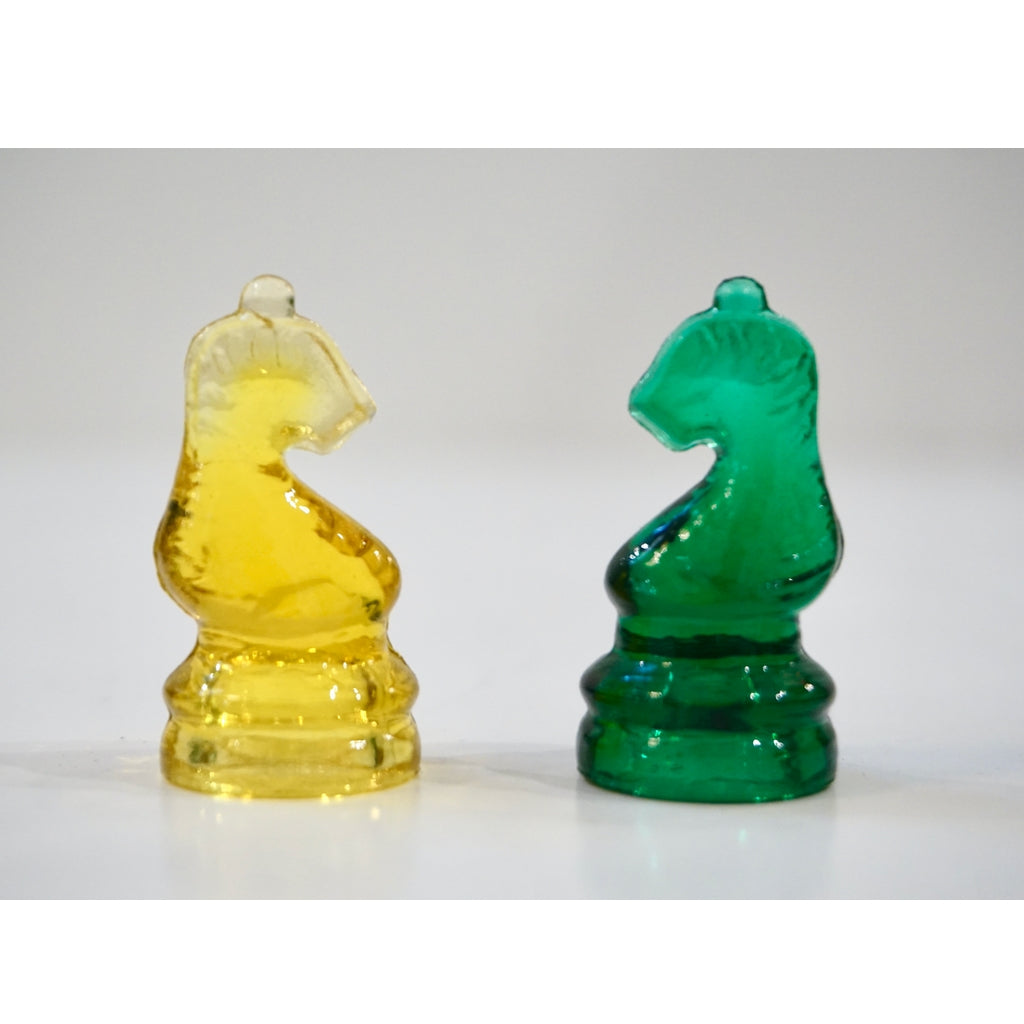 Contemporary Minimalist Green & Yellow Murano Glass Chess Set on Mirrored Board