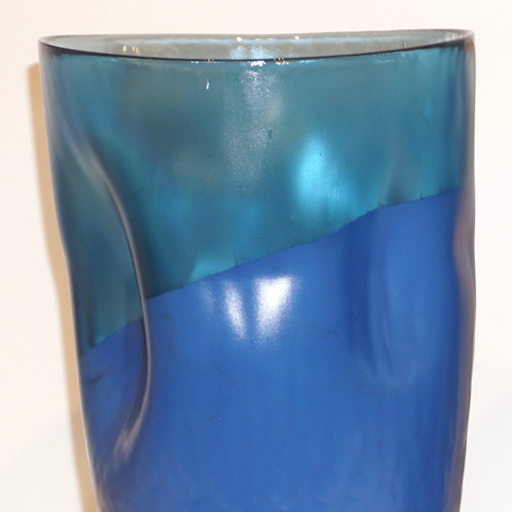 Contemporary Minimalist Iridiscent Royal Blue Murano Glass Pair of Modern Vases