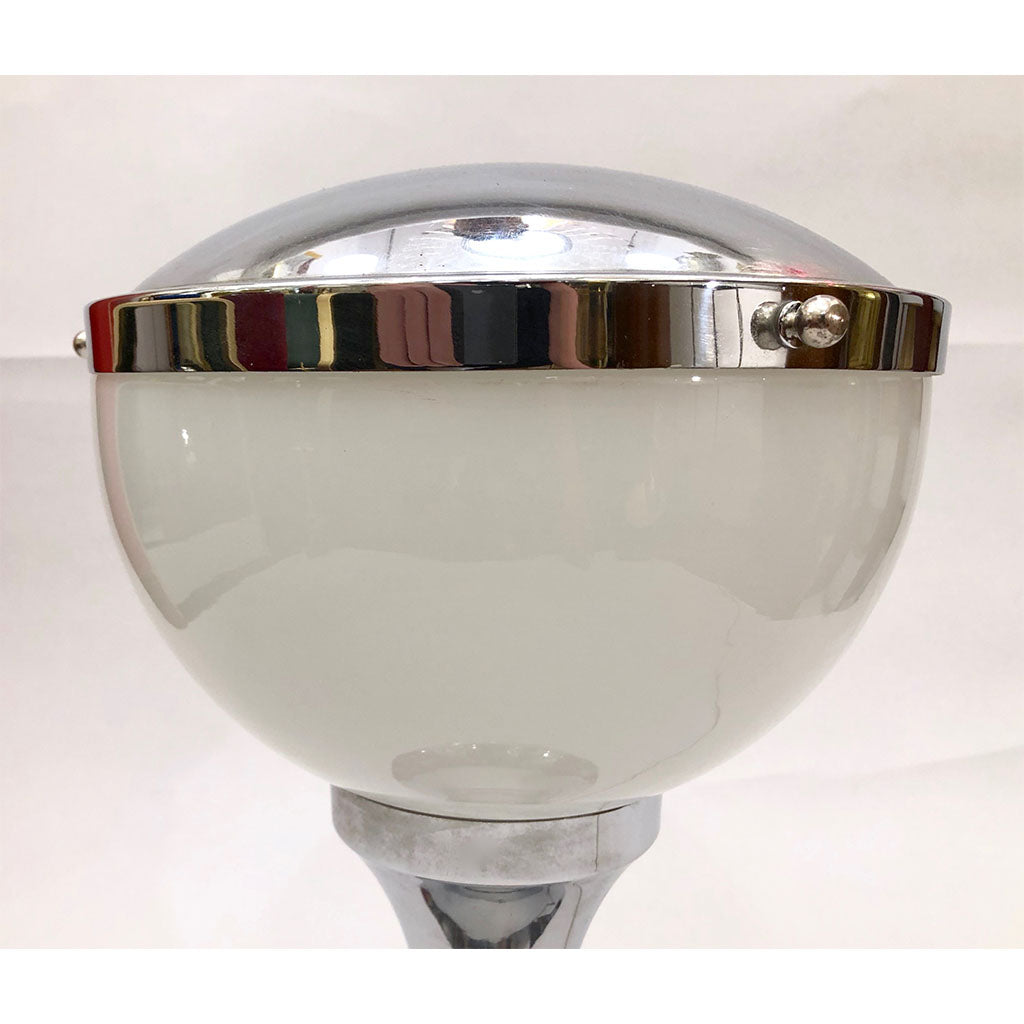 Valenti & Co 1960s Vintage Minimalist Italian Design Nickel and White Desk Lamp