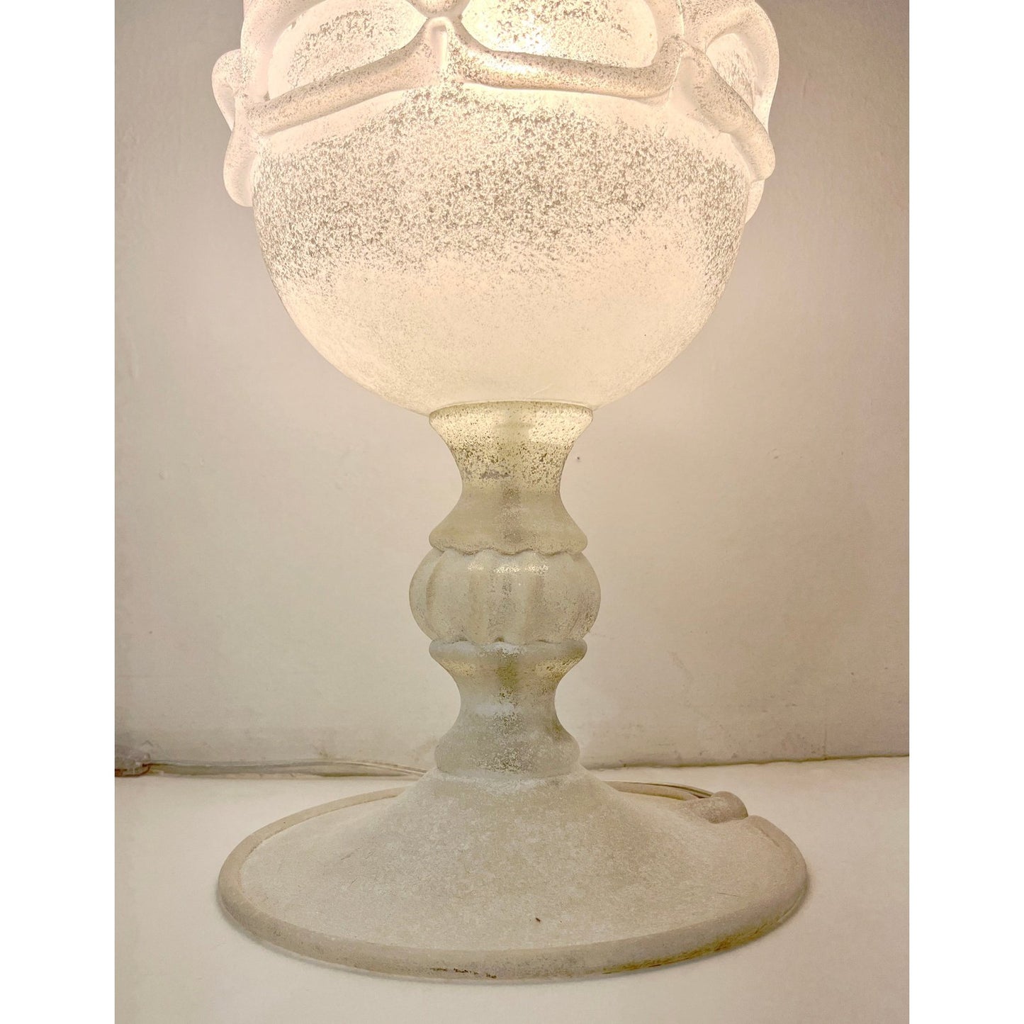 Seguso Italian Art Deco Style Vintage White Gray Tall Scavo Murano Glass Lamp