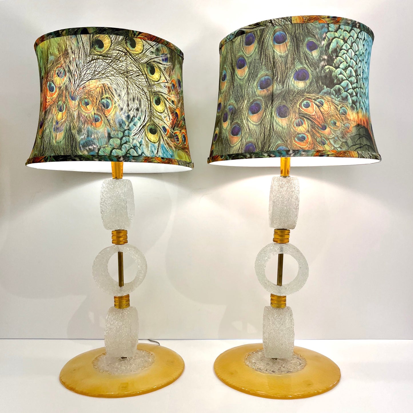 Italian 1970s Vintage Art Deco Pair of White Amber Gold Murano Glass Ring Lamps