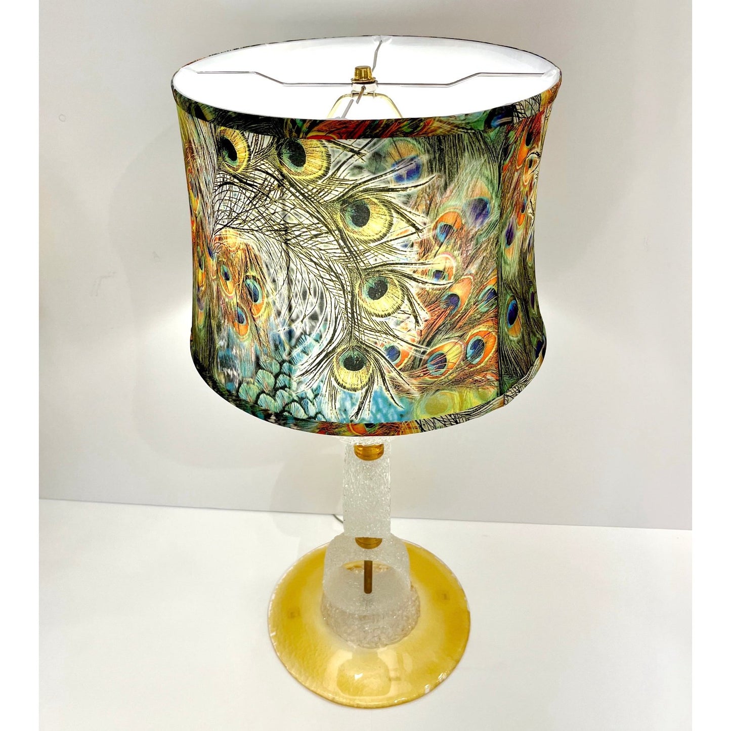 Italian 1970s Vintage Art Deco Pair of White Amber Gold Murano Glass Ring Lamps