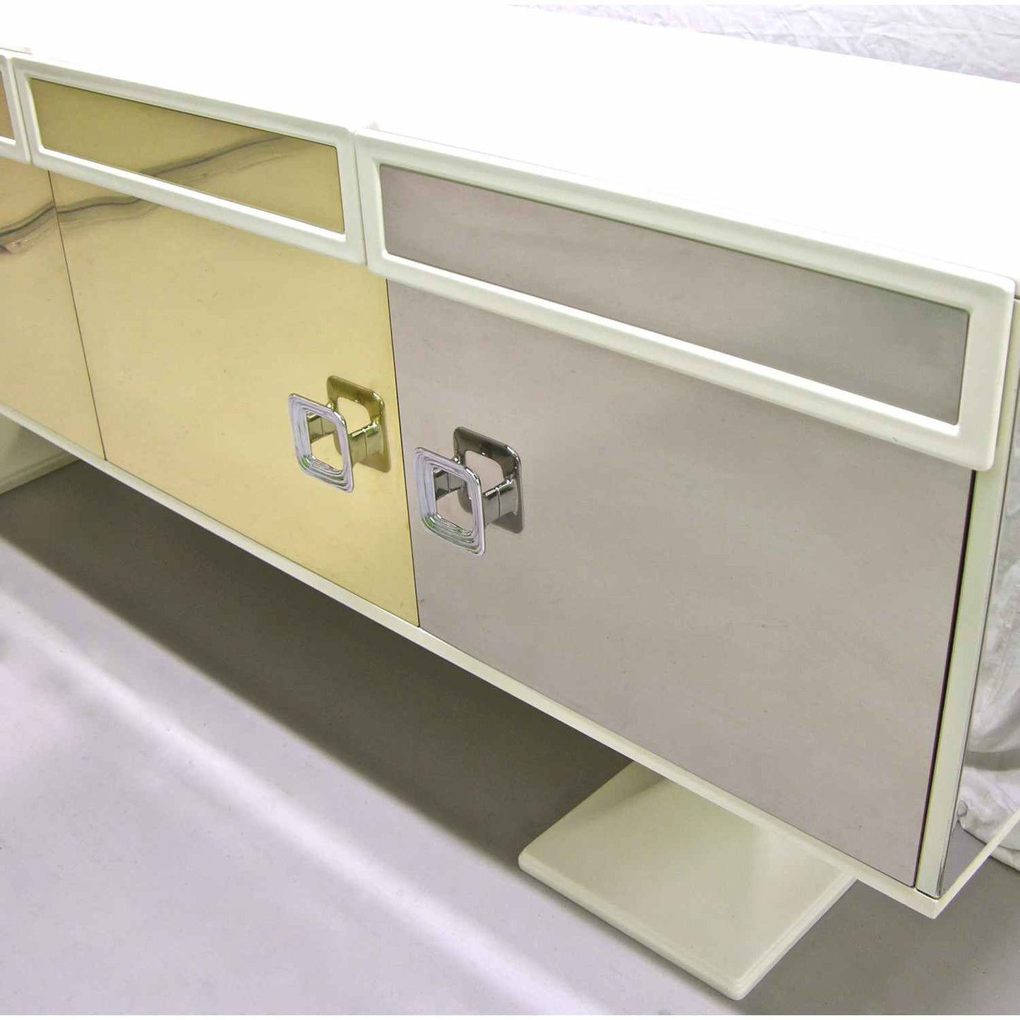 Sandro Petti 1970s Italian Modern Chrome and Brass White Lacquered Credenza - Cosulich Interiors & Antiques