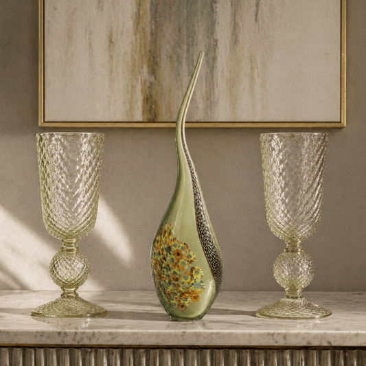 THE MISTERY OF GLASS BECOMES POETIC MATERIAL IN MOTION