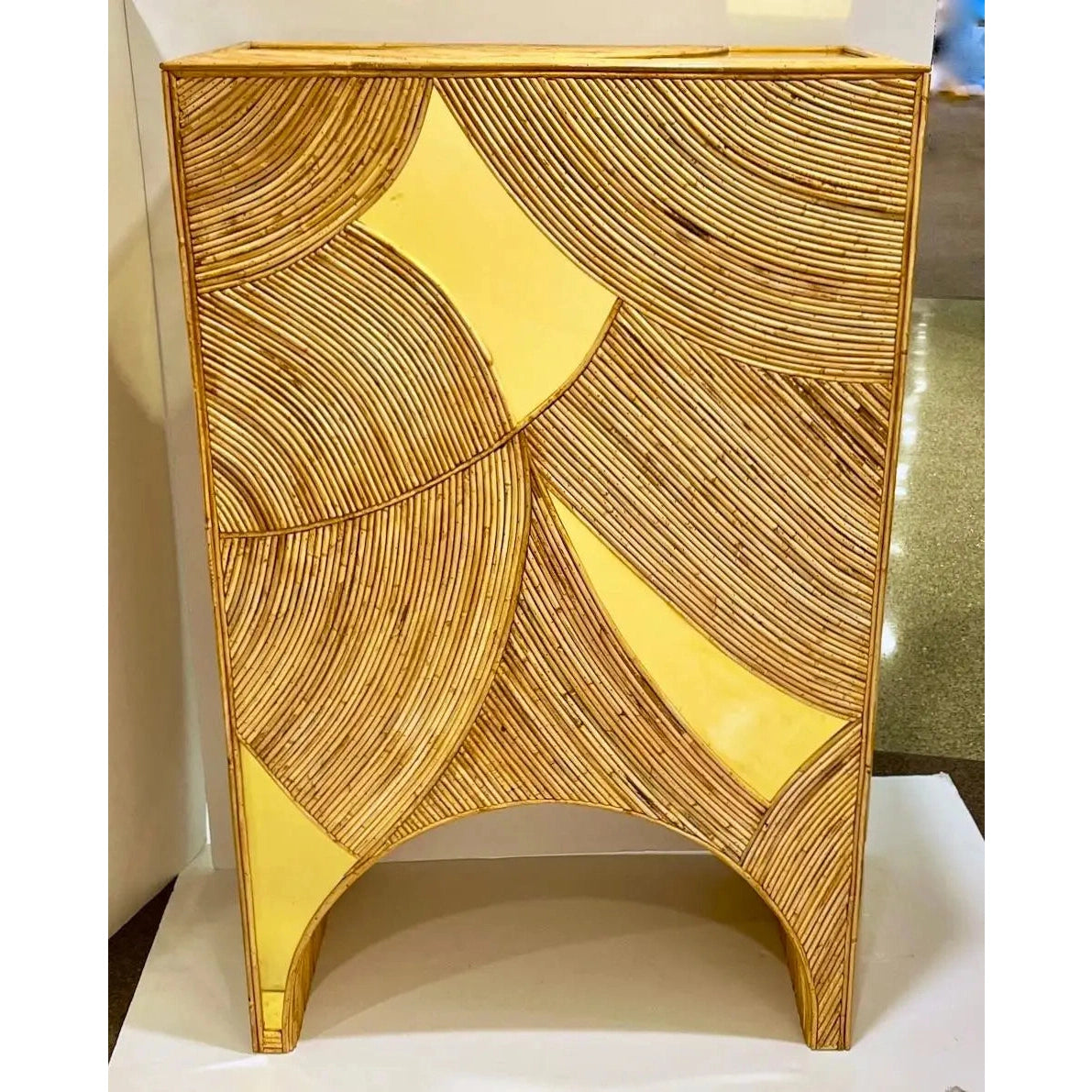 Contemporary Italian Bamboo Cabinet Bar with 2 Door 2 Glass Shelf Brass Details