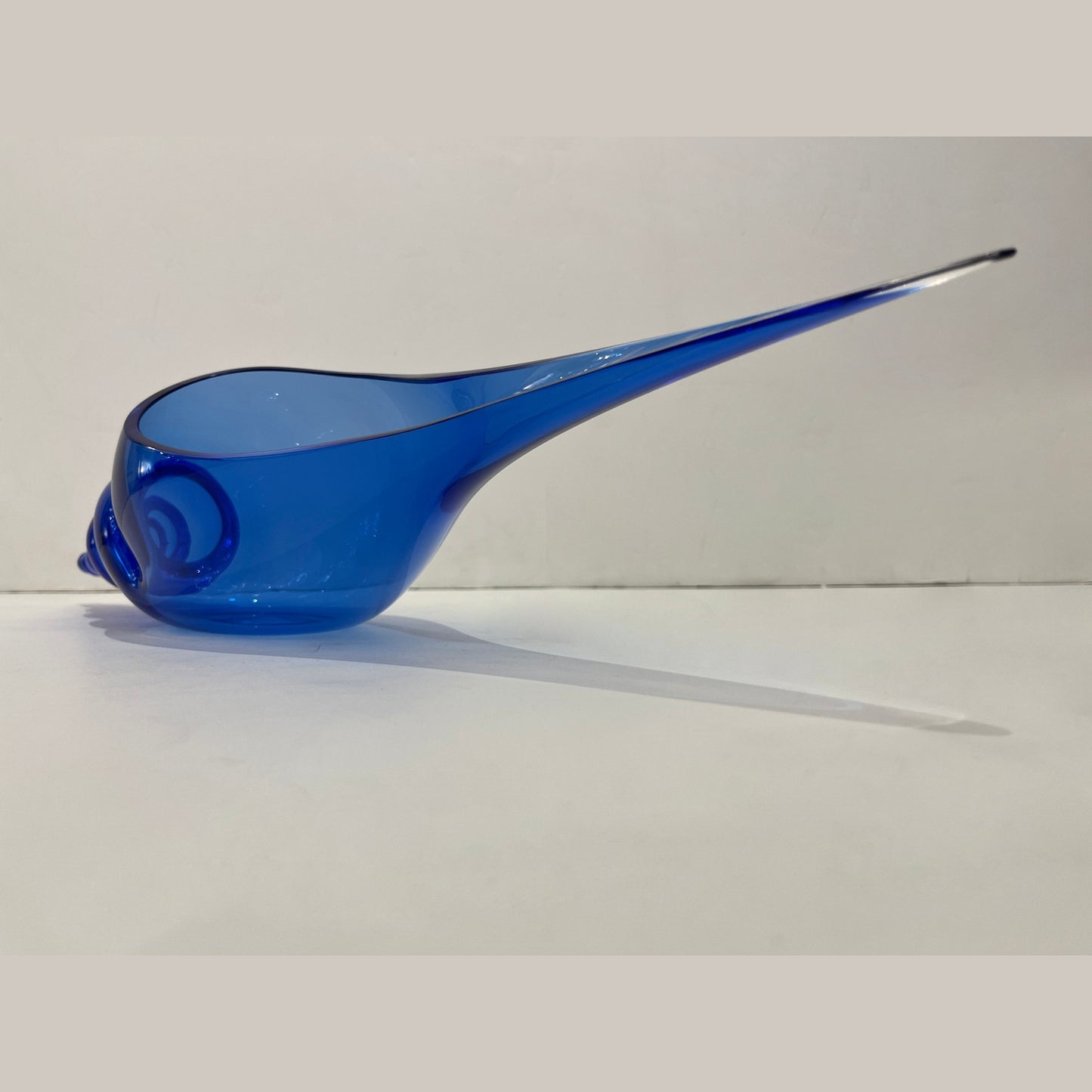 1980 Romano Donà Italian Modern Cobalt Blue Murano Art Glass Spire Shell Bowl