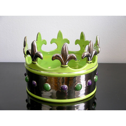 Contemporary Italian Apple Jade Green Majolica Crown Bowl with Platinum Accents