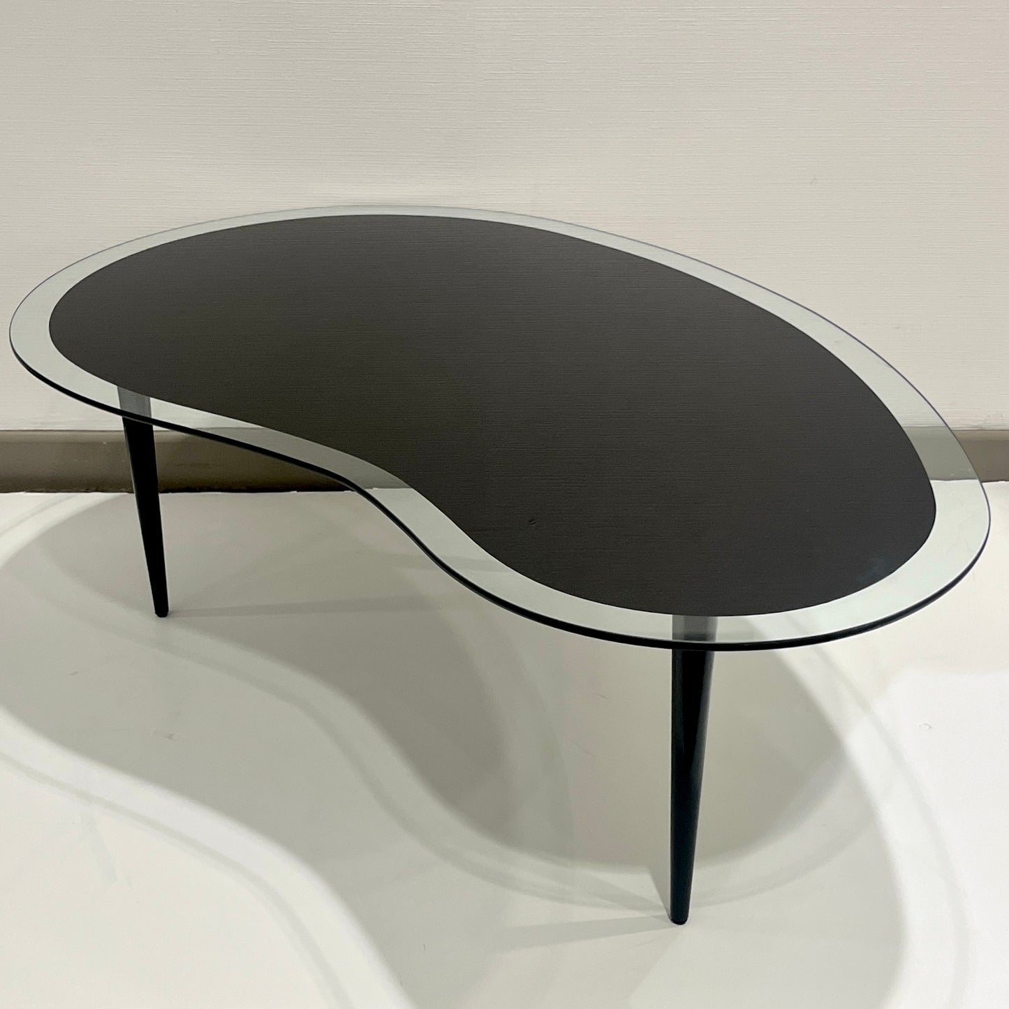 1960s Italian Mid-Century Modern Design Bean Shape Black Crystal Coffee Table