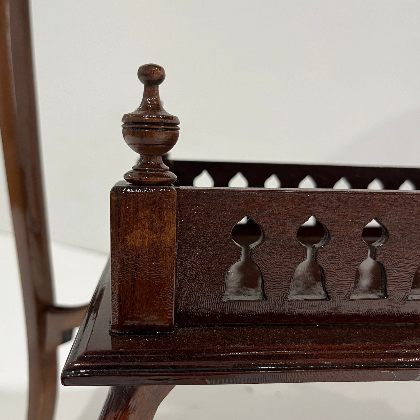 Edwardian Antique English Mahogany Two-Tier Side Table Glass Top Gallery Shelf