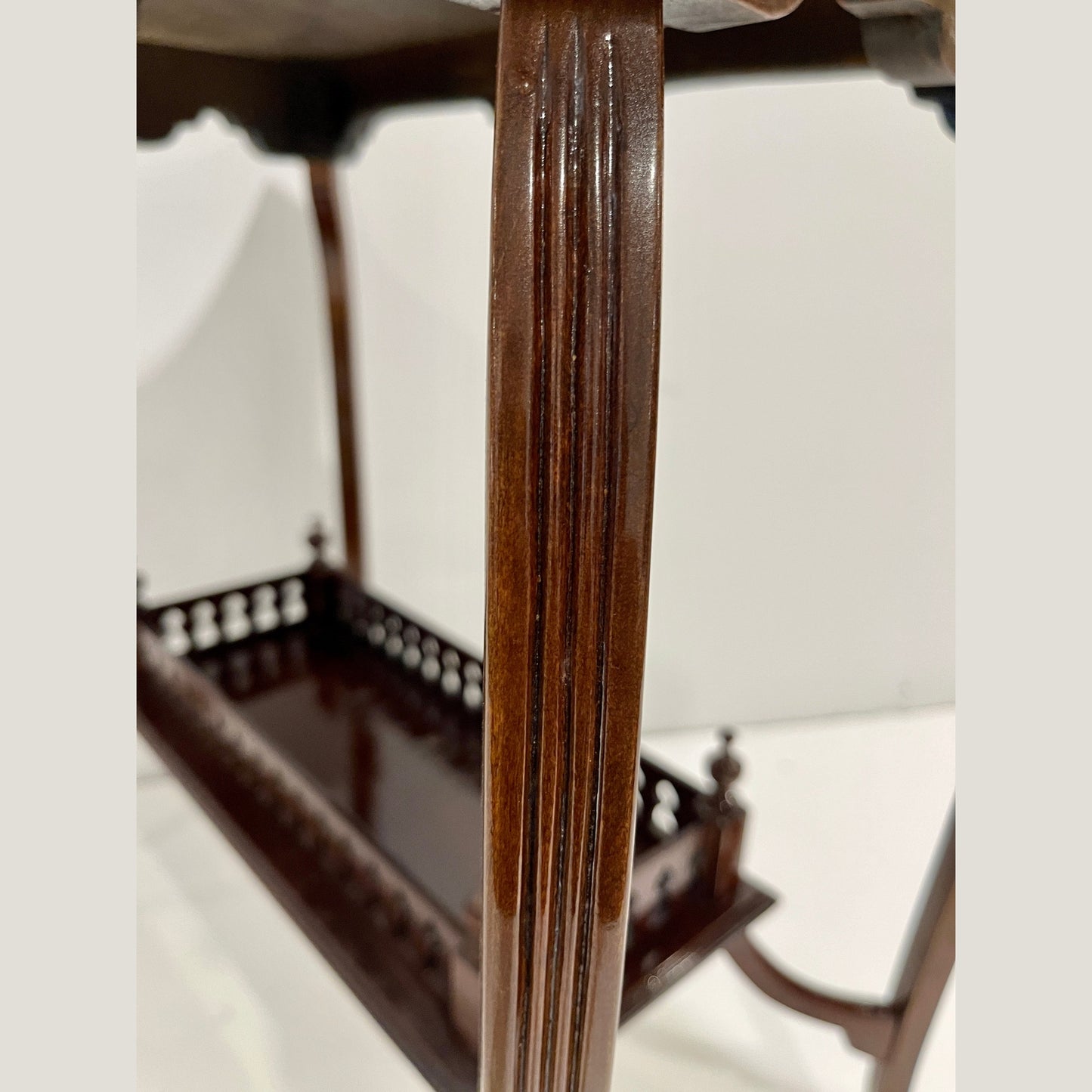 Edwardian Antique English Mahogany Two-Tier Side Table Glass Top Gallery Shelf