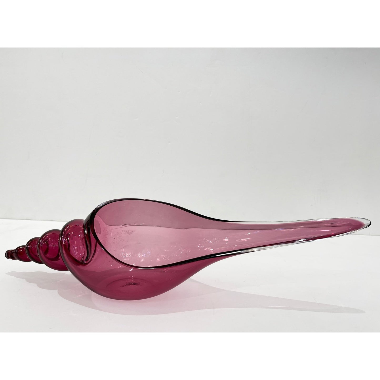 1980 Romano Donà Italian Modern Fuchsia Coral  Murano Art Glass Spire Shell Bowl