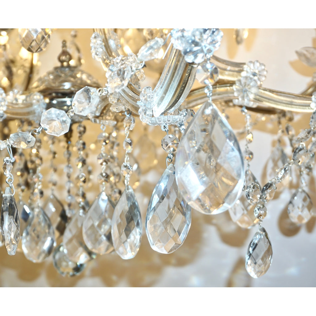 1940s Italian Antique Regency Revival Crystal 12-Light Gilded Chandelier
