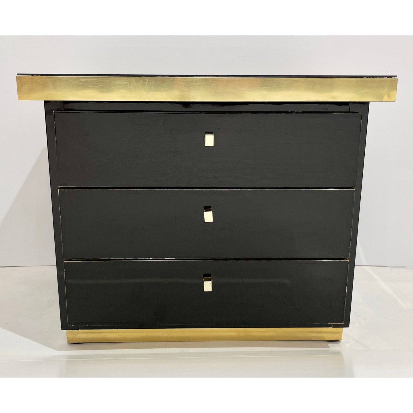 1970 Italian Vintage Brass Black Lacquer 3-Drawer Pair of NightStands/Sidetables