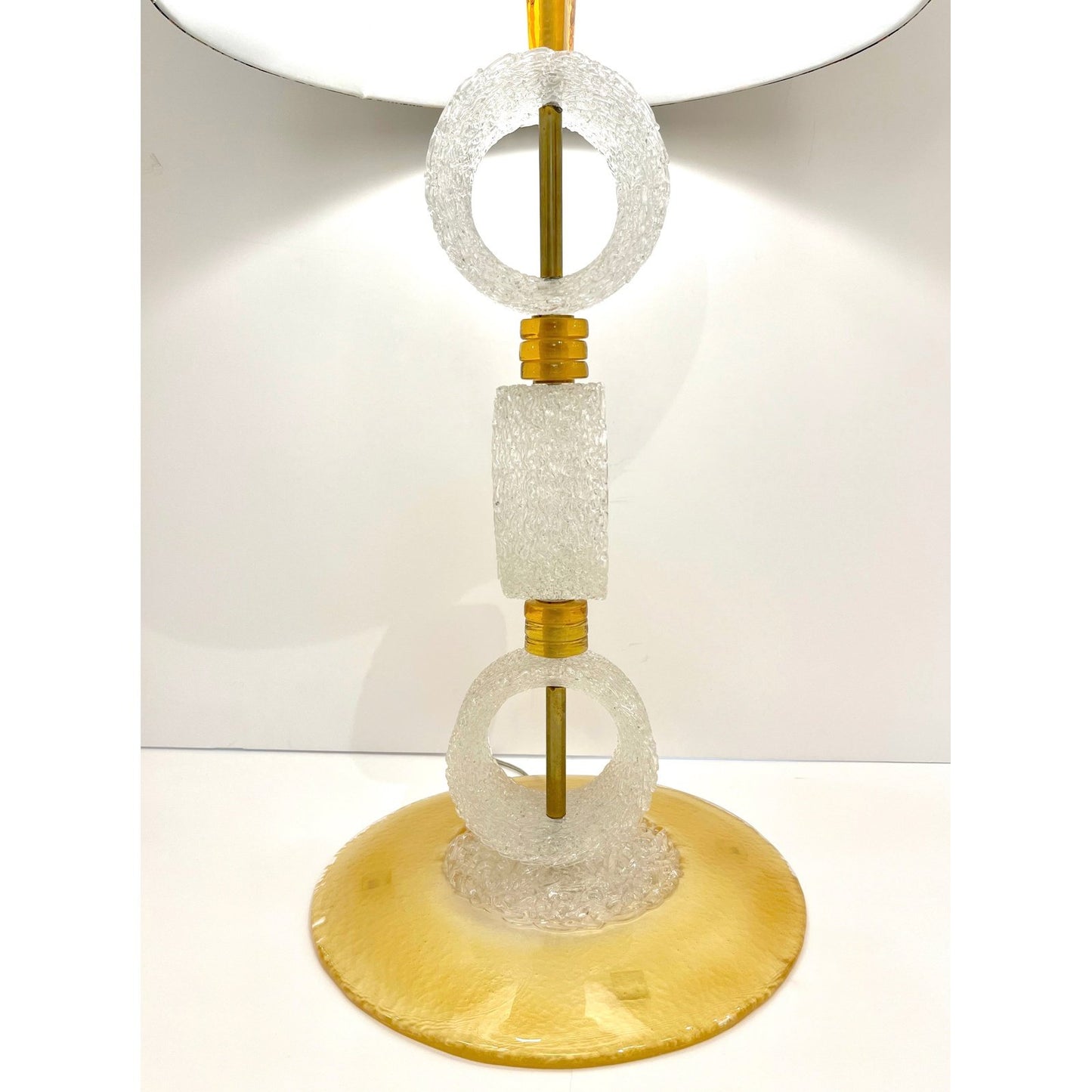 Italian 1970s Vintage Art Deco Pair of White Amber Gold Murano Glass Ring Lamps